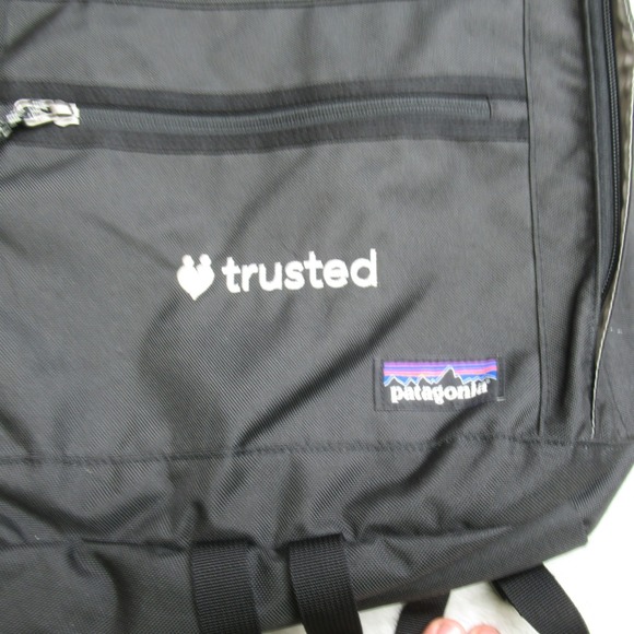 Patagonia Arbor Day Pack 20L One Size Black Water Resistant Adjustable Hike LOGO - Picture 3 of 12